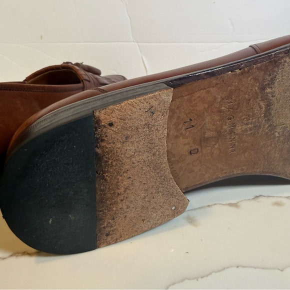 Magnanni Men\'s Brown Leather
Tassel Loafers Size 11 Nice Condition main image 12